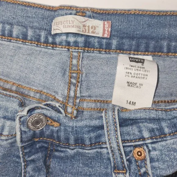 Levi Strauss Ladie's 512 Jeans in size 14M.  30" Waist - Picture 13 of 13